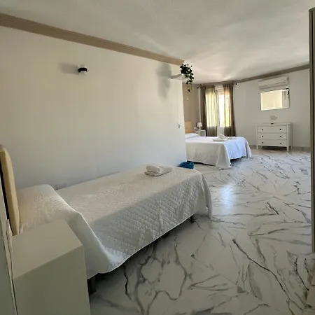 Avenida Apartment